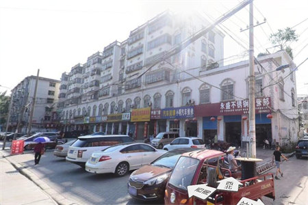 滨河御邸3室2厅1卫60万98m2精装修出售